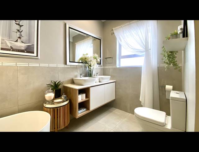 3 BEDROOM HOUSE FOR SALE IN LAMPIESBAAI